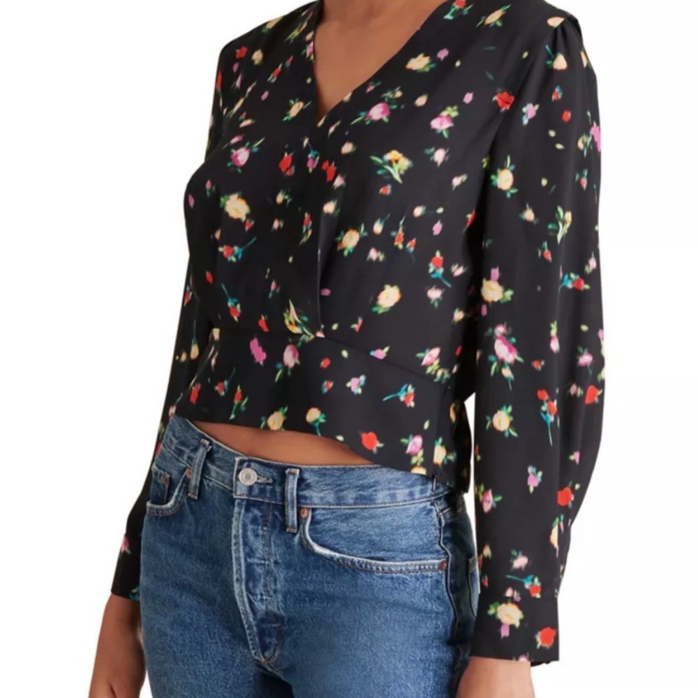 Steve Madden Black Floral V-Neck Long Sleeve Blouse